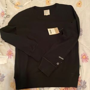 Men’s medium black pullover crew